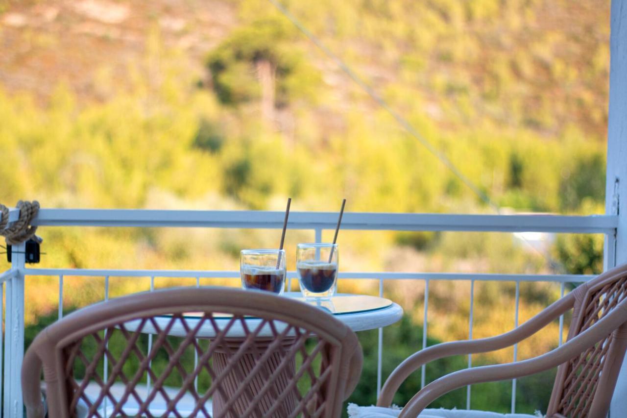 Summer Feel Suites Poros Town Exterior photo